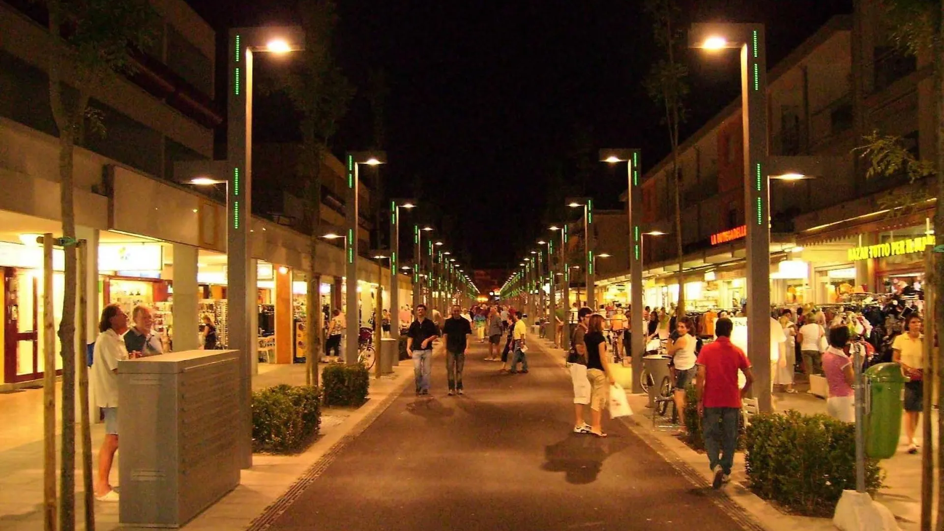 Seafront Building In A Great Location - Beahost Apartment Bibione