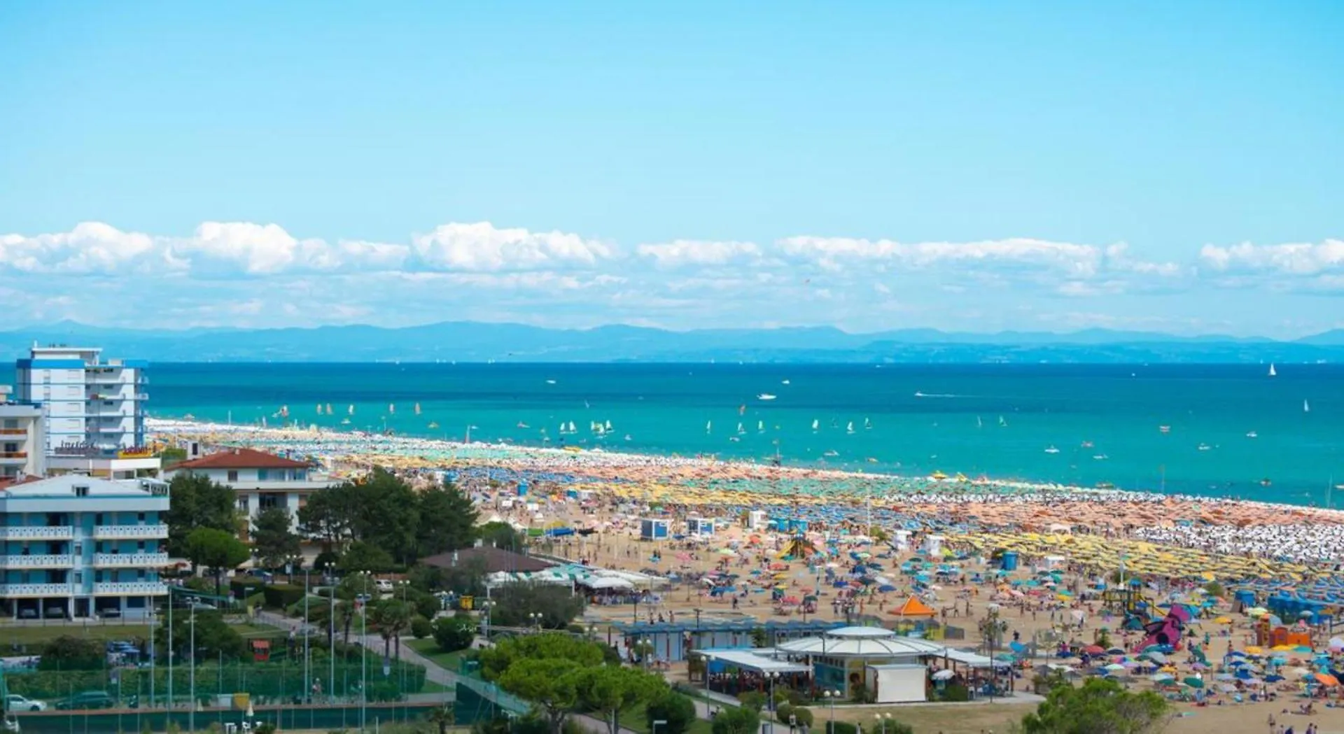 Seafront Building In A Great Location - Beahost Apartment Bibione Italy
